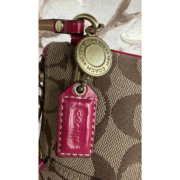 Coach Logo vintage brown and pink canvas zipper wristlet with gold charm and tag - Picture 7 of 12